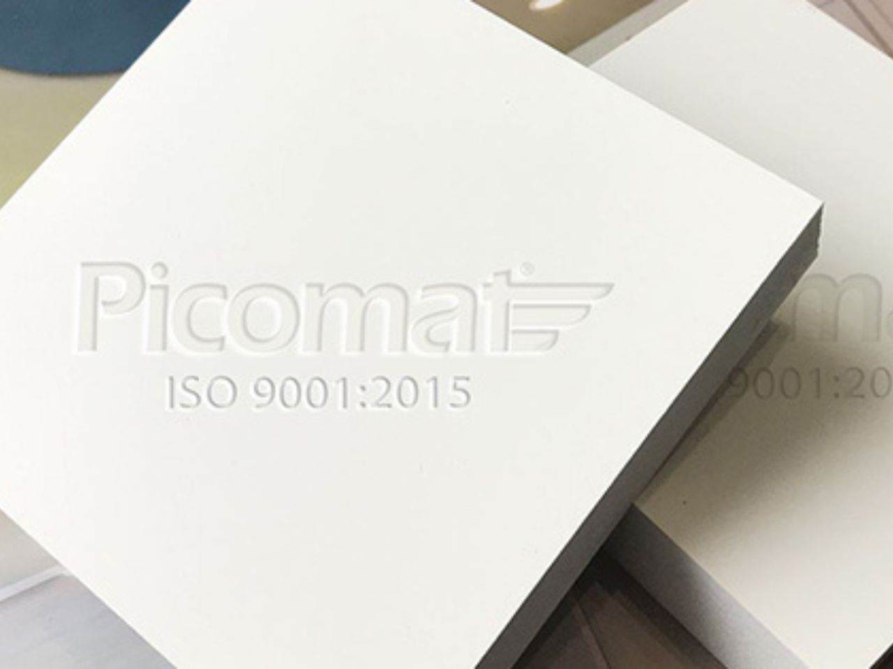 Tủ Bếp Gỗ Nhựa Picomat