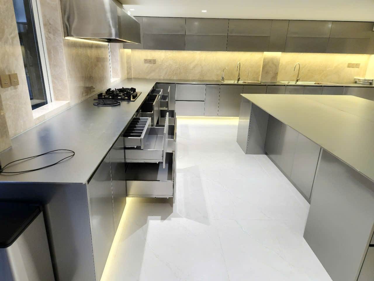 Công trình Chị Tiên, Q.2- Tủ bếp Inox 304 Caro - Cánh Inox Caro