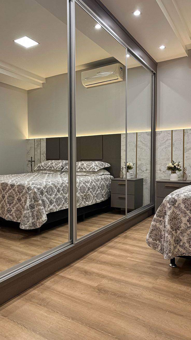 tu_quan_ao_canh_kinh_cua_lua_4_canh_Nhat_Nam09