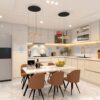 Tủ Bếp Khung Inox Cánh Kính Sơn Màu 
