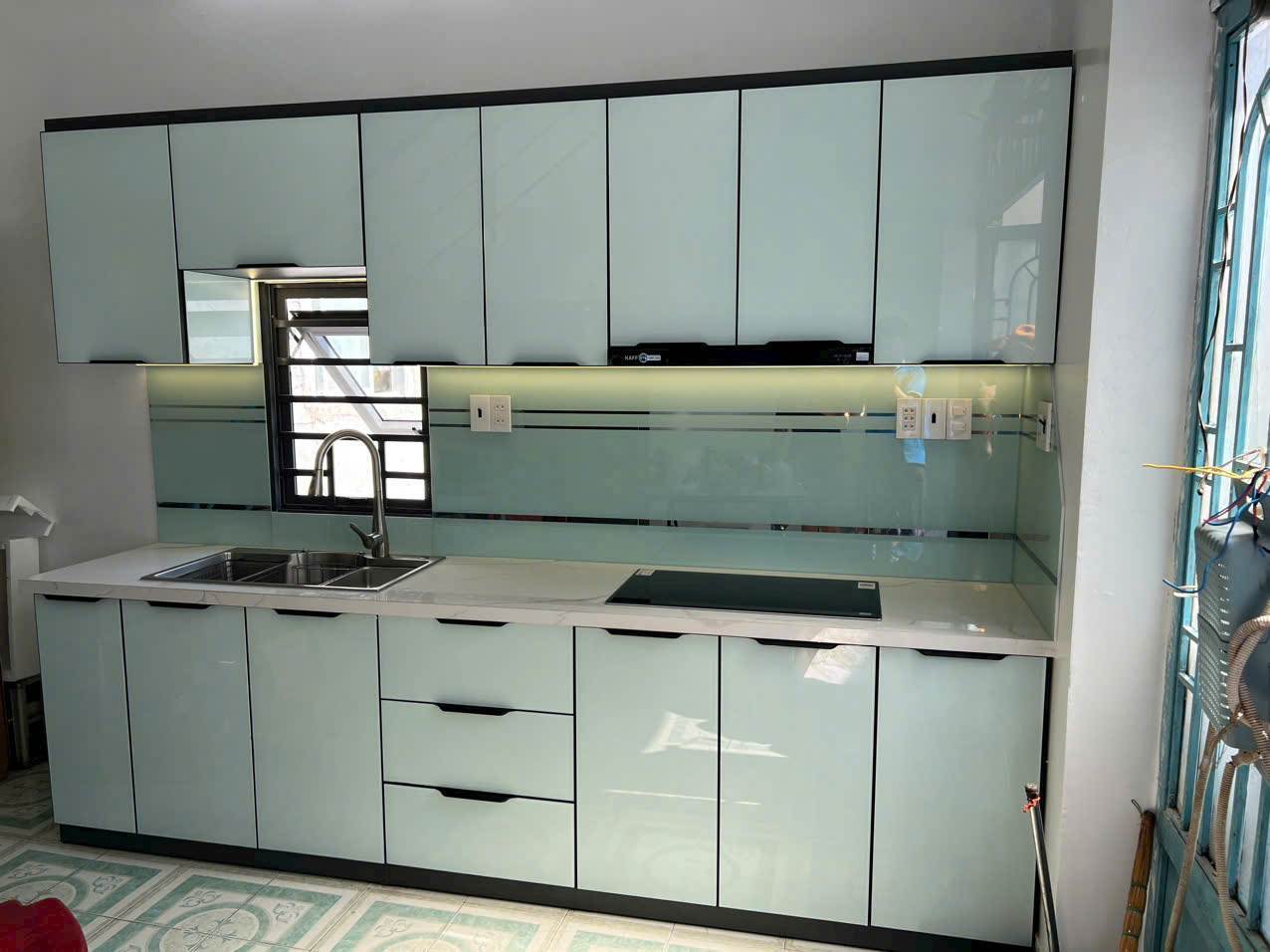 Tủ Bếp Nhôm Hợp Kim Lá Ghép