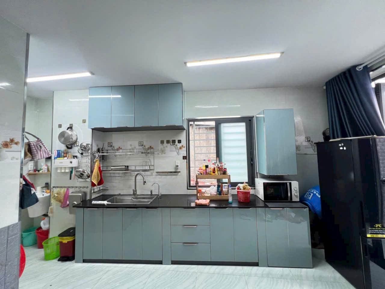 Tủ Bếp Nhôm Hợp Kim Lá Ghép