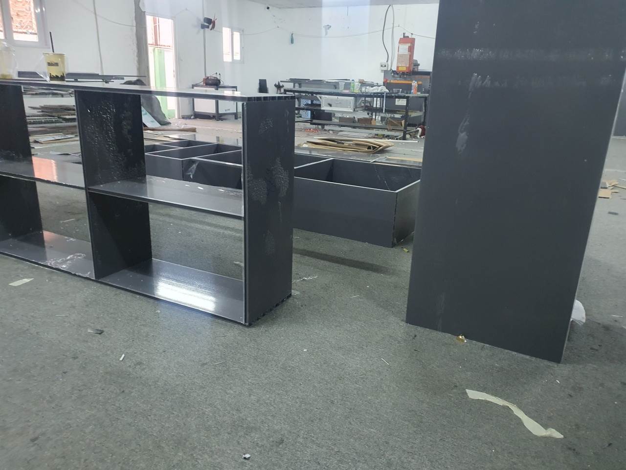 Tủ Bếp Nhôm Hợp Kim Lá Ghép