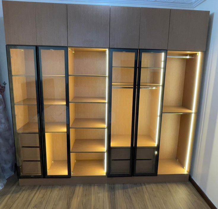 Tủ Quần Áo Cánh Kính Khung Nhôm