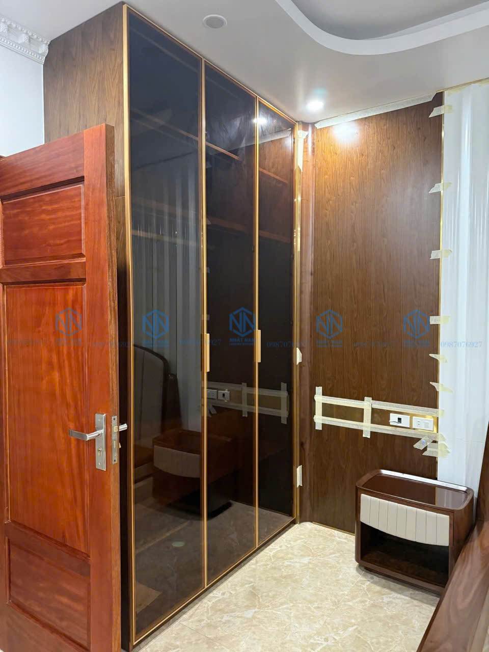 Tủ Quần Áo Nhôm Cánh Kính Cường Lực