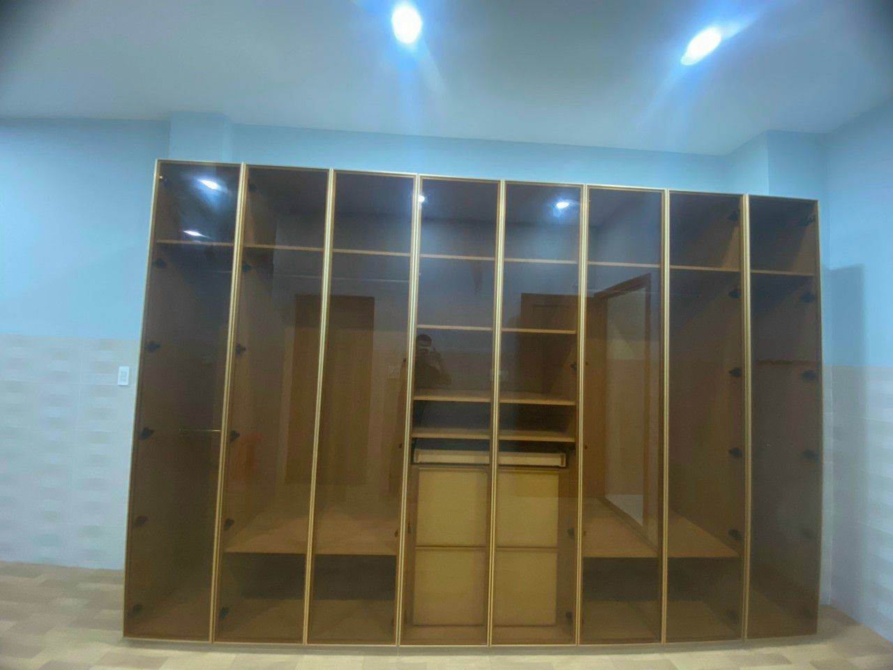 Tủ Quần Áo Nhôm Kính Vân Gỗ