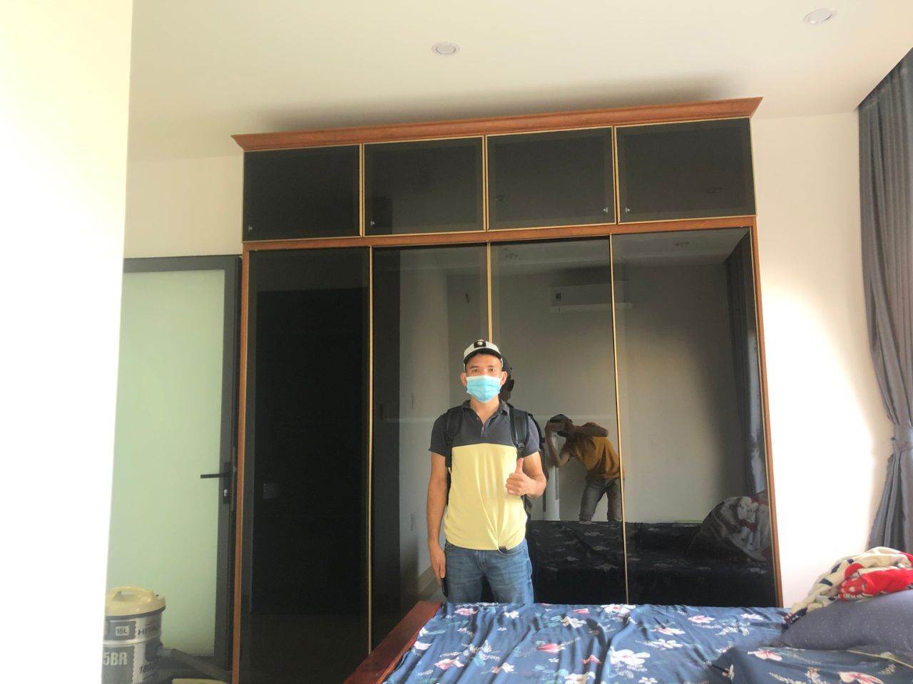 Tủ Quần Áo Nhôm Kính Vân Gỗ