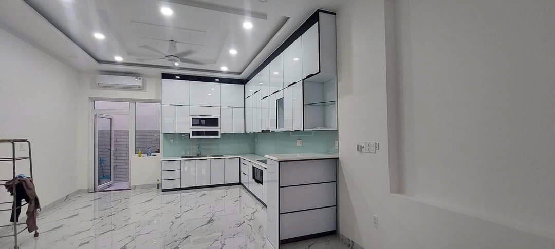 Tủ Bếp Nhôm Cánh Kính Cường Lực