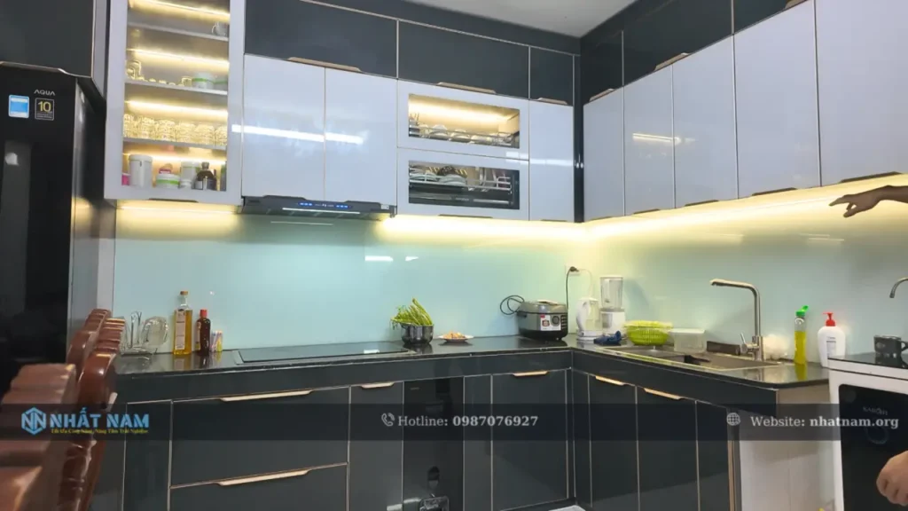 Công Trình Anh Liệt, Quận 12 – Tủ Bếp Inox 304 Caro Cánh Kính